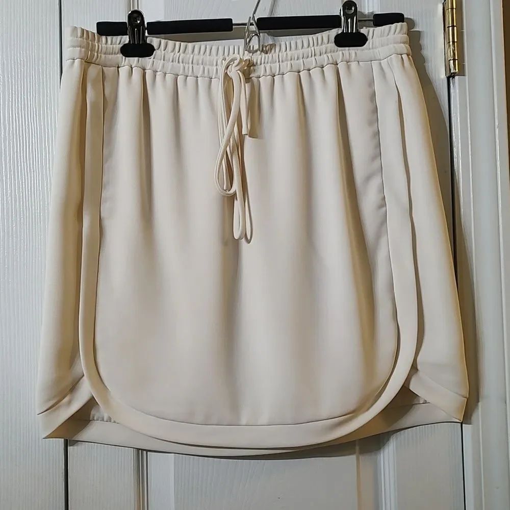 J. Crew light ivory color drawstring  elastic waist pull on skirt  Sz 8